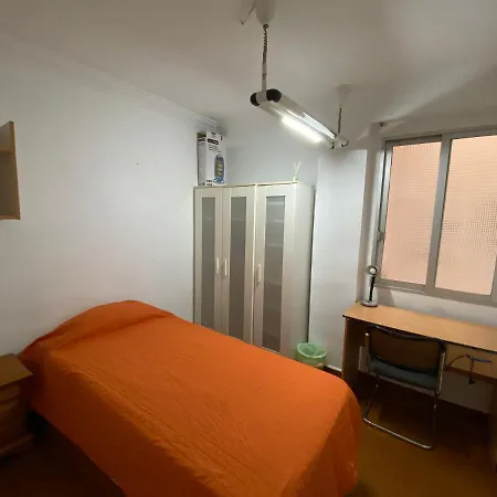 Piso Jovenes Familia Cerca Playa Y Centro . Blasco Ibanez A Apartment